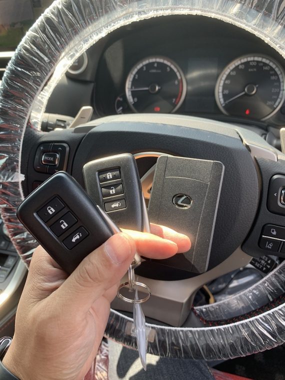 【岐阜レクサスNXのスマートキー追加します】岐阜市加納新本町・鍵の専門店さかえロック ｜2019.10.11 ｜岐阜県岐阜市｜鍵の専門店さかえロック